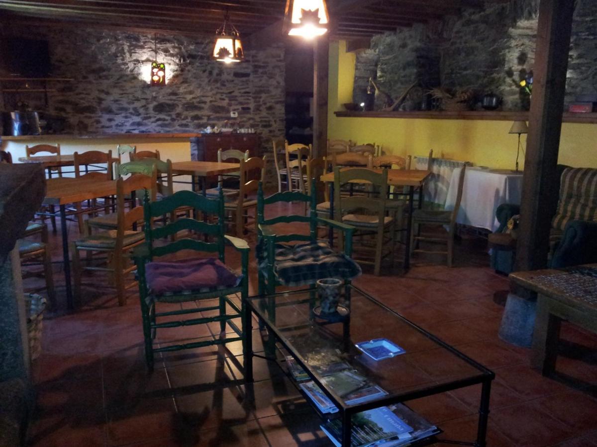 Hotel Rural El Urogallo Murias de Paredes Exterior photo